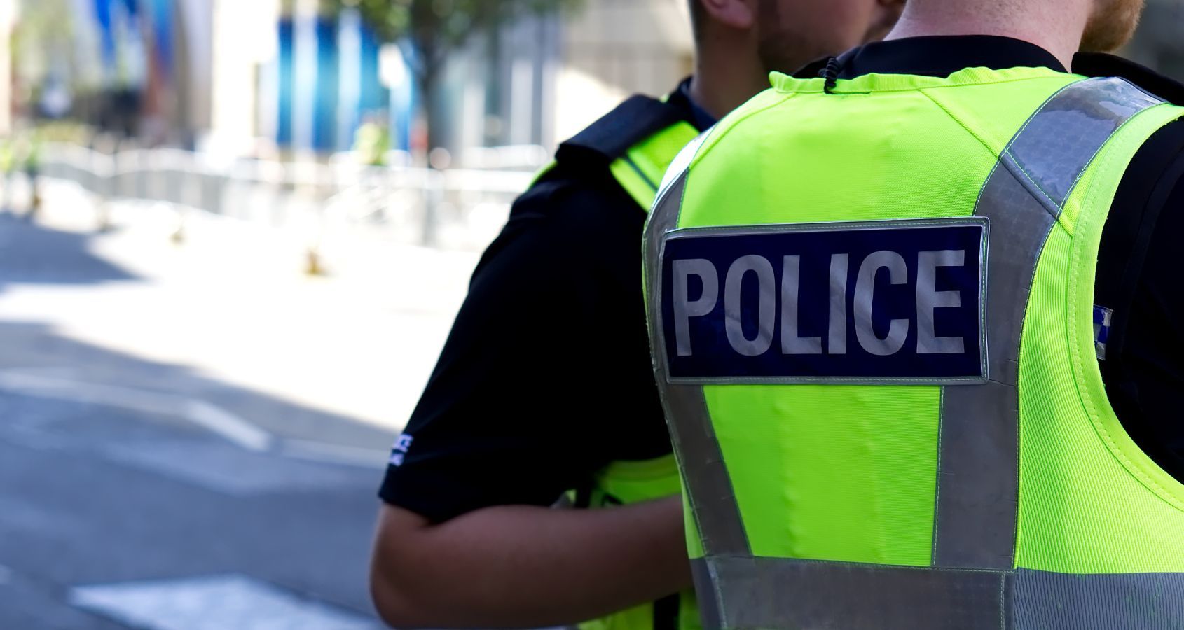 police-officer-on-duty-on-a-city-centre-street-concept-representing-failure-to-investigate-civil-liberties-compensation-claims