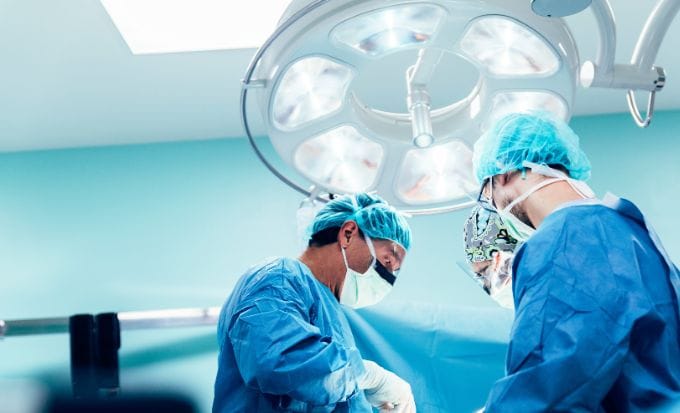 team of surgeons concept medical negligence hospital negligence featured image